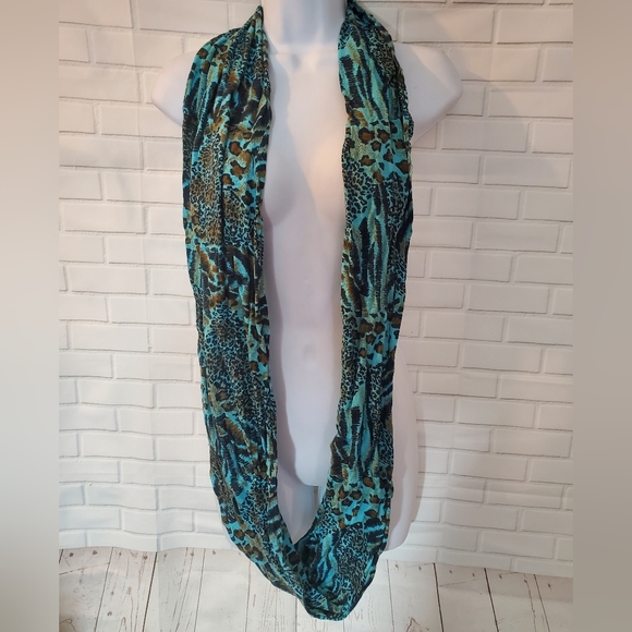 Blue Cheetah Leopard Tiger Infinity Scarf - Picture 3 of 4